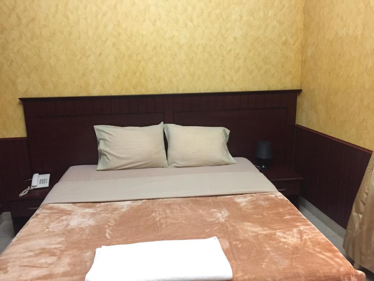 Al Amana Hotel Дубай Екстериор снимка